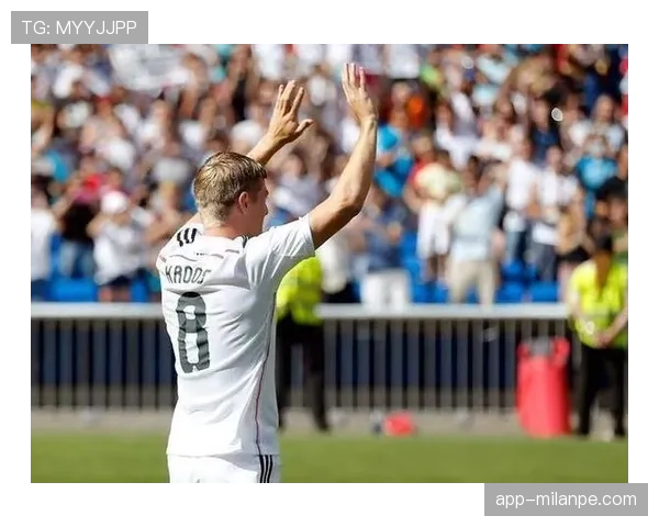 在控球体系下，克罗斯与若日尼奥分化为单点驱动与多点参与趋势